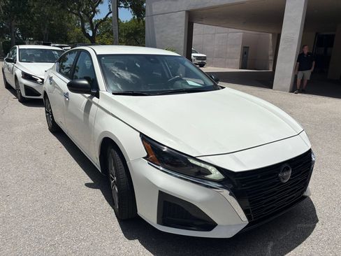 Used 2025 Nissan Altima 2.5 SV FWD image 18