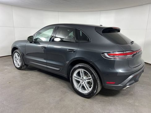 Certified 2025 Porsche Macan image 3