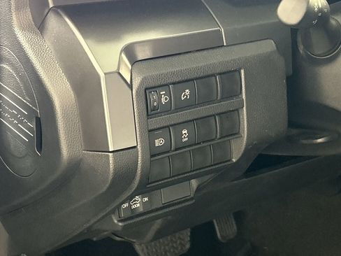 Used 2025 Toyota Tacoma TRD Off-Road AWD/4WD image 13