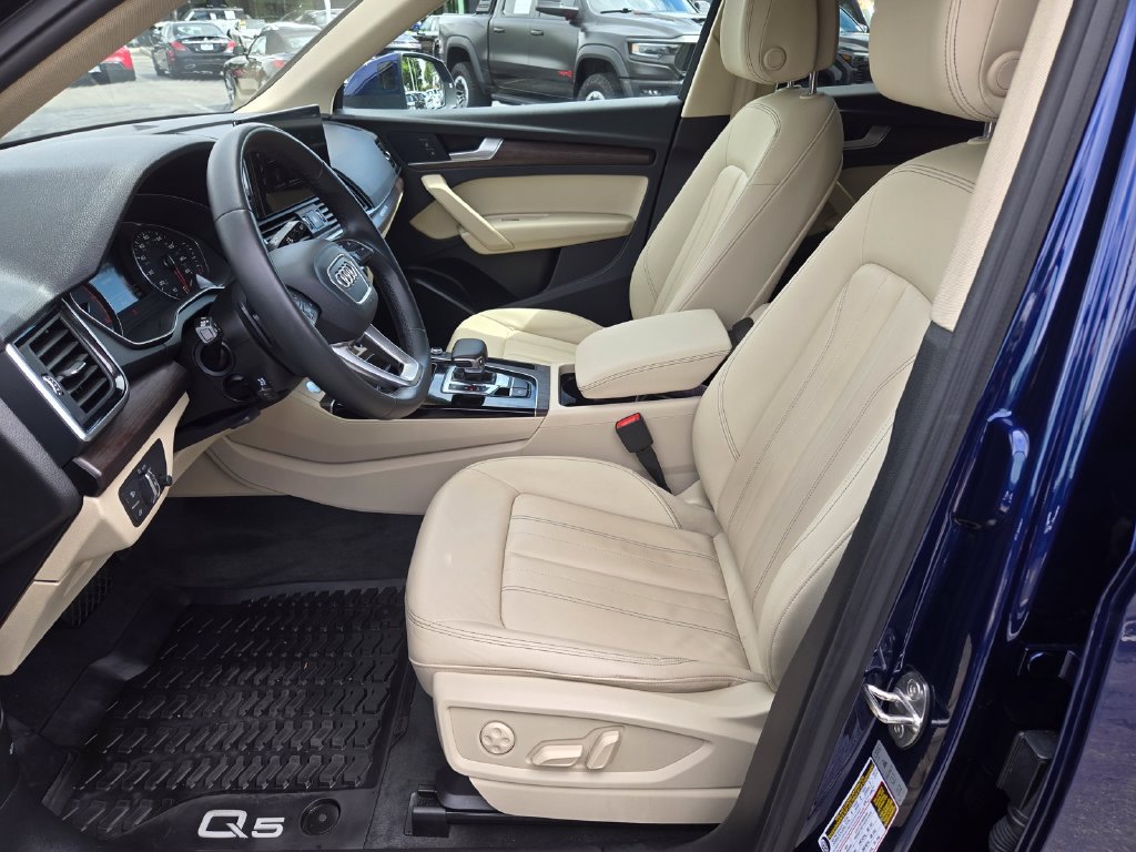 Used 2023 Audi Q5 2.0T Premium w/ Convenience Package AWD/4WD image 16