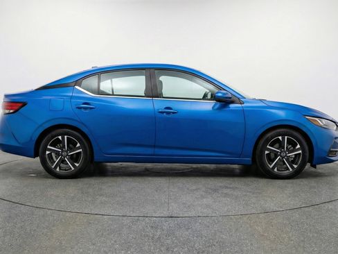Used 2025 Nissan Sentra SV FWD image 11