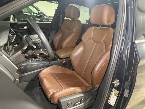 Used 2020 Audi Q5 2.0T Premium Plus w/ Premium Plus Package image 11