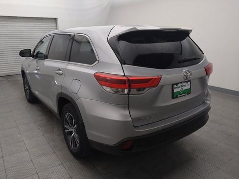 Used 2019 Toyota Highlander LE image 5