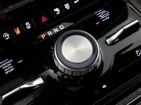 Used 2024 Jeep Wagoneer L Series III w/ Flexible Seating Group image 6