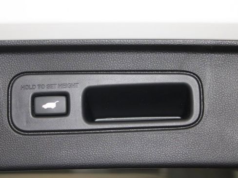 Used 2025 Honda Pilot EX-L image 47