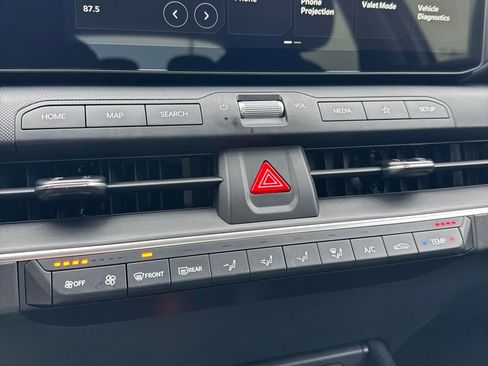 New 2025 Kia K4 LXS image 21