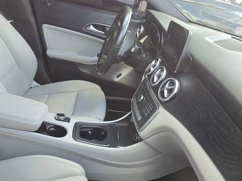 Used 2017 Mercedes-Benz CLA 250 image 9