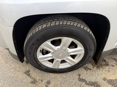 Used 2015 GMC Terrain SLE image 14