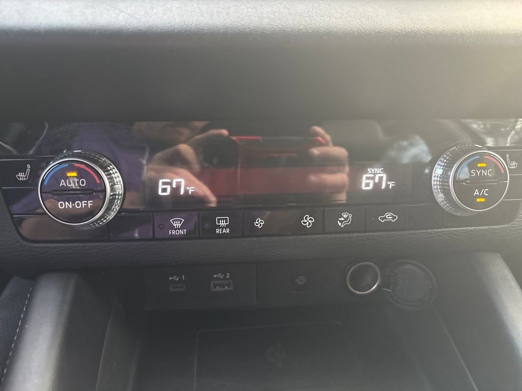 Used 2024 Mitsubishi Outlander FWD image 19