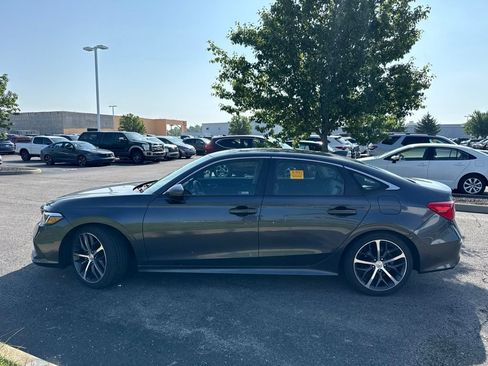 Used 2024 Honda Civic Touring image 9