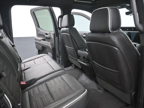 Used 2023 GMC Sierra 1500 AT4X image 10