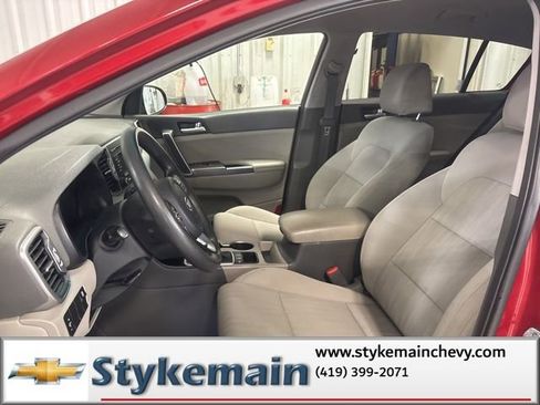 Used 2019 Kia Sportage LX image 17