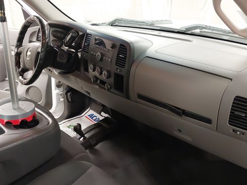 Used 2012 Chevrolet Silverado 2500 W/T image 29