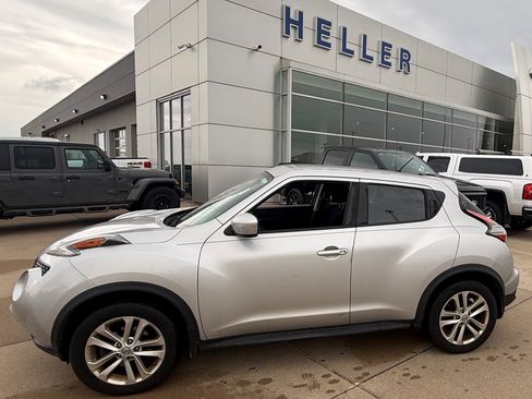 Used 2015 Nissan Juke S AWD/4WD image 3