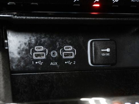 Used 2023 Jeep Grand Cherokee Limited AWD/4WD image 22