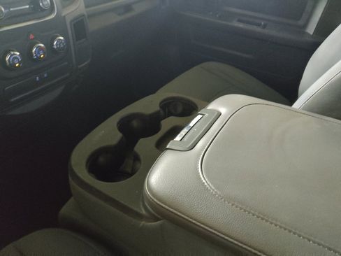 Used 2014 RAM 1500 Express RWD image 26
