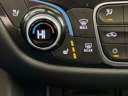 Used 2022 Chevrolet Equinox Premier image 20