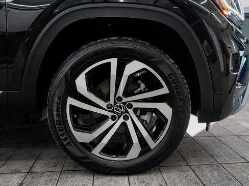 Used 2023 Volkswagen Atlas Cross Sport SEL image 9