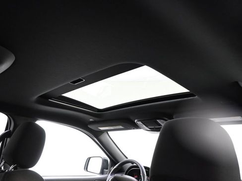 Used 2022 Dodge Durango SXT w/ Blacktop Package AWD/4WD image 17