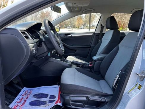 Used 2017 Volkswagen Jetta S image 11