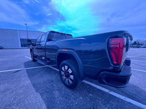 Used 2024 GMC Sierra 3500 Denali w/ Denali Reserve Package AWD/4WD image 40
