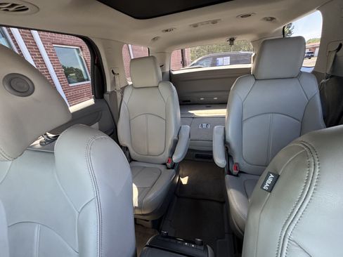 Used 2016 GMC Acadia SLT w/ Open Road Package FWD image 10