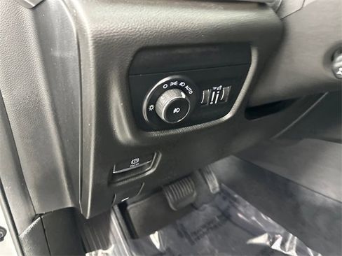 Certified 2023 Jeep Grand Cherokee L Limited w/ Luxury Tech Group II image 24