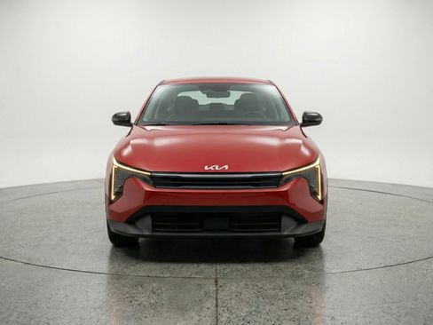 Used 2025 Kia K4 LXS image 2