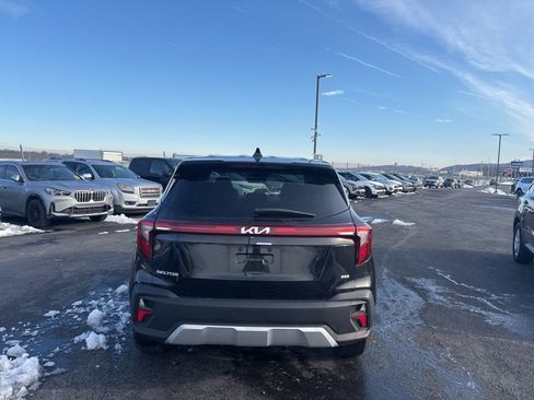 Certified 2024 Kia Seltos LX image 4