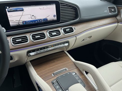 Certified 2025 Mercedes-Benz GLS 450 4MATIC image 23