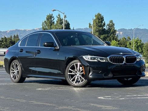 Used 2022 BMW 330i Sedan w/ Driving Assistance Package RWD image 2