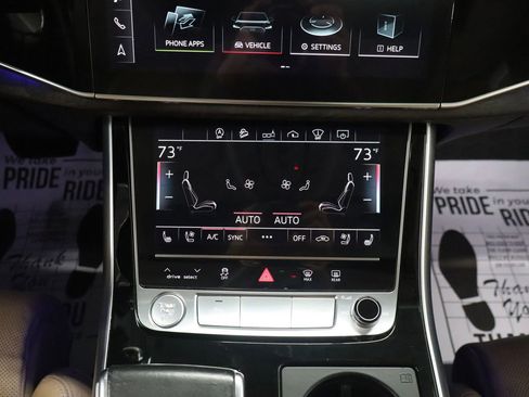 Used 2020 Audi Q8 Prestige w/ Prestige Package AWD/4WD image 32