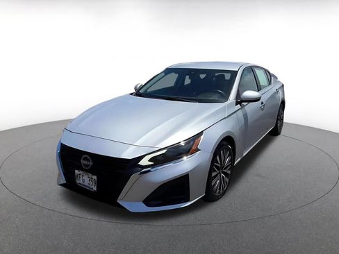 Used 2023 Nissan Altima 2.5 SV FWD image 7
