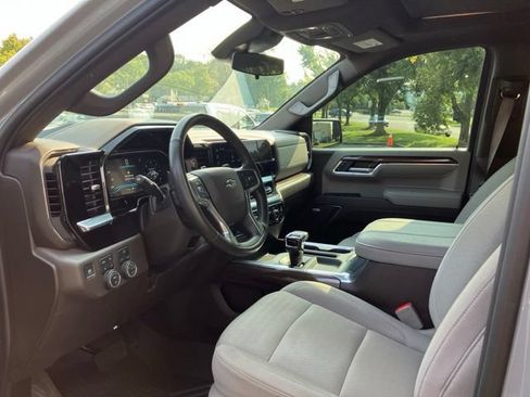Used 2024 Chevrolet Silverado 1500 LT Trail Boss w/ Convenience Package II AWD/4WD image 12