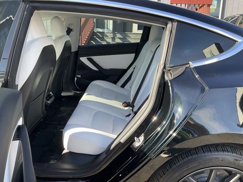 Used 2020 Tesla Model 3 Long Range image 24