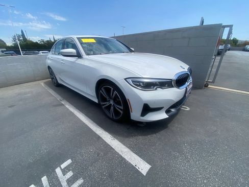 Used 2021 BMW 330i Sedan w/ Convenience Package RWD image 2
