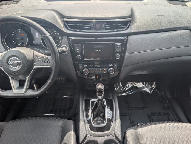 Used 2018 Nissan Rogue SV AWD/4WD image 18