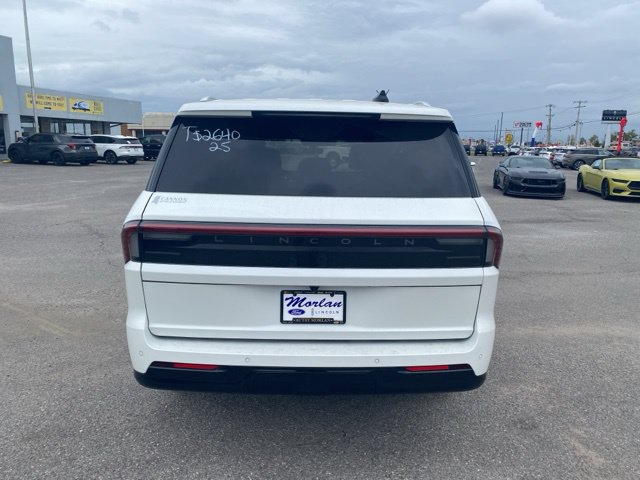 New 2025 Lincoln Navigator Reserve AWD/4WD image 5
