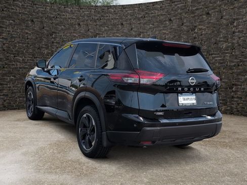 Used 2024 Nissan Rogue SV AWD/4WD image 4