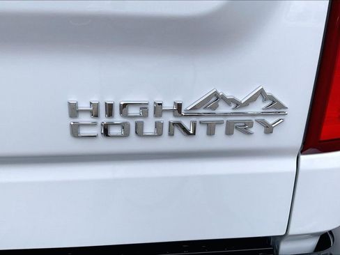 New 2026 Chevrolet Silverado 1500 High Country w/ High Country Premium Package AWD/4WD image 9