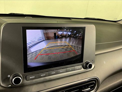 Used 2023 Hyundai Kona SE image 14