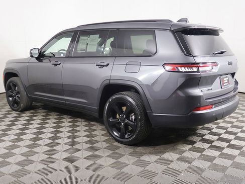 Used 2023 Jeep Grand Cherokee L Limited w/ Black Appearance Package AWD/4WD image 15