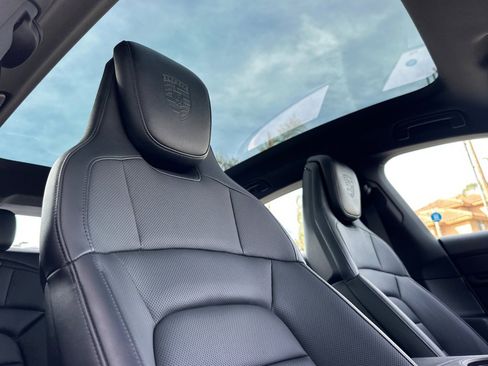 Used 2024 Porsche Taycan image 16