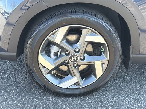 Certified 2025 Hyundai Venue Limited image 11