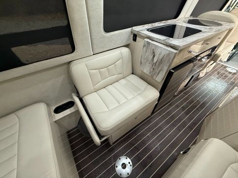 Used 2017 Mercedes-Benz Sprinter 3500 image 50