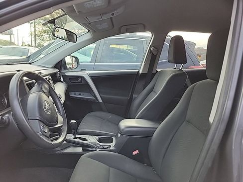 Used 2016 Toyota RAV4 LE AWD/4WD image 6