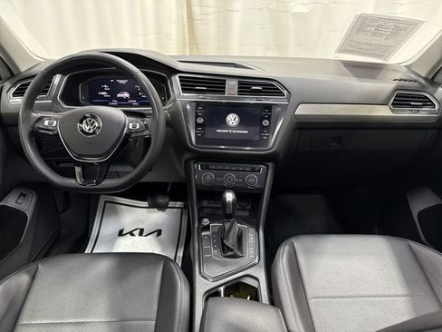 Used 2020 Volkswagen Tiguan SEL FWD image 15