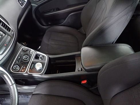 Used 2015 Chrysler 200 Limited w/ Convenience Group FWD image 37