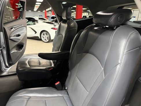Used 2018 Buick Enclave Essence FWD image 40