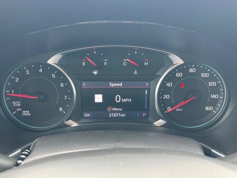 Used 2023 Chevrolet Equinox Premier FWD image 11